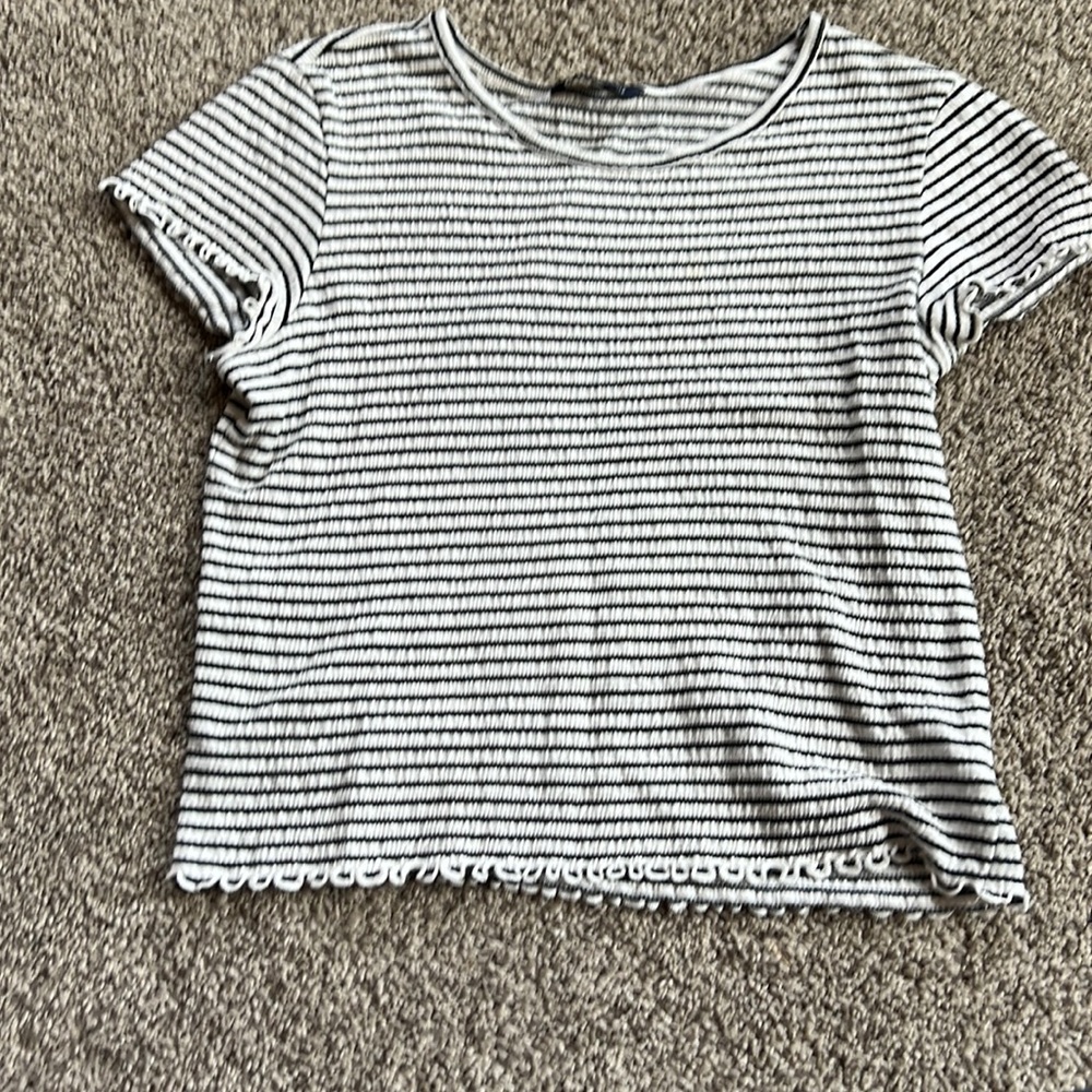 American Eagle Size S. Black and White striped shirt